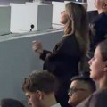 Marija Šerifović i Jovana Pajić na Senidinom koncertu: Prvi red rezervisan za njih! Evo kako se provode u Sava Centru (video)…