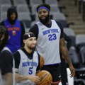Panika u Njujorku, pa olakšanje! Doživeo prelom, ali ne odustaje: Pojavio se sa zavojem na ruci i trenirao pred NBA finale!