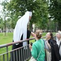 Patrijarh sa vernicima satima u redu: "Vaš trud će biti nagrađen" FOTO/VIDEO