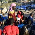 Italija radi na transferu hiljada migranata koji su stigli na ostrvo Lampeduzu u jednom danu