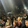 Prve grupe studenata u Loznici dočekane uz vatromet, uoči predstojćeg protesta „Marš na Drinu“