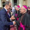 Premijer Đuro Macut na inauguraciji: Čestitao novom papi, pa se zadržao u razgovoru sa njim