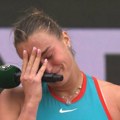 Sabalenka neutešna posle poraza u finalu, briznula u plač: Novakova prijateljica nije mogla da sakrije emocije