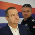 Ivica Dačić o protestu ispred Filozofskog fakulteta: Policajci napadnuti, ostaće dokle god je potrebno