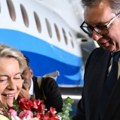 Ursula fon der Lajen u Beogradu, doček ispred Palate "Srbija"