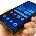 Самсунг лансира свој први вишеструко преклопни телефон