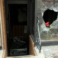 Прве слике запаљеног ресторана у Кондиној улици: Разбио стакло, па запалио локал!
