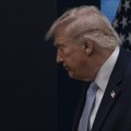 Predsednik Amerike kao papiga: NATO mu zadaje velike muke