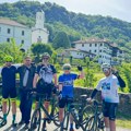 Iz Leskovca biciklima krenuli put Hilandara: Sa sobom imaju jedinstvenu ikonu od srebra i zlata, zajednički cilj (foto)