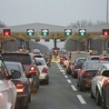 Vozači, ako danas krećete na put, pripremite se za gužve: Zbog letnje smete turista pojačan saobraćaj, čekanje i na graničnim…