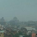 Na severu sunčano, u ostalim krajevima zemlje oblačno sa kišom i pljuskovima: temperatura do 33 stepena