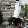 Jake snage policije na Banovom brdu: Žena prijavila da je silovana u ulazu u Požeškoj, u toku provera kamera
