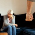 Užas u Beogradu: Prebio suprugu pa počupao kabl od lampe da je bije! Unesrećena mu dala novac da preživi