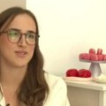 Iz male kuhinje u Kaću nastaju prava umetnička dela: Nina pravi realistične kolače koji osvajaju društvene mreže