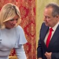 Dačić poklonio Zaharovoj srpsku narodnu nošnju: „Kosovo je Srbija”