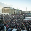 Desetine hiljada ljudi na protestu u Hamburgu protiv AfD i desničarskog ekstremizma