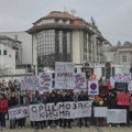 Gazite, ja i sada držim čas: Završen protest prosvetnih radnika u Kragujevcu