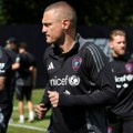Nemanja Vidić se vratio u Mančester i opet igra fudbal: Na treningu ga dočekali asovi Junajteda, pogledajte