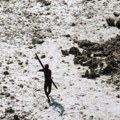 Pojavio se snimak najopasnijeg ostrva na svetu: Na njemu živi pleme koje ne prašta strancima: Ko kroči - sa njega se ne vraća…
