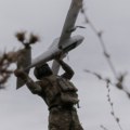 Šef SZO: Napadnut humanitarni konvoj UN u Ukrajini; NATO i EU zajedno rade na zidu od dronova za zaštitu Evrope