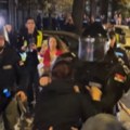 Razbijali glave u skladu sa "zakonom i ovlašćenjima": Sramno saopštenje MUP-a (video)