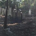 Na pravoslavnom groblju u Plemetini kod Obilića porušena dva spomenika