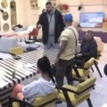 Janjuš nasrnuo na Jovanu, čupao je i gurnuo: Obezbeđenje upalo u kuću, izazvao haos usred nominacije (foto)