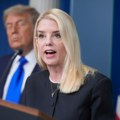 Tramp smenio državnu tužiteljku Pam Bondi: Epstajn presudio?