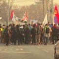 Niški studenti stigli do Aleksinca, večeras spavaju u hali