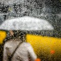 Ne krećite bez kišobrana! Očekuju se pljuskovi sa grmljavinom: U ovom delu Srbije moguće lokalne nepogode