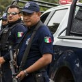 Akcija policije u Meksiku: Pronađena 123 migranta zarobljena u prikolici