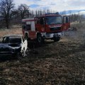 (Foto) sablasni prizori: Izgorela dva automobila kod Milića, vatrogasci sprečili veću štetu