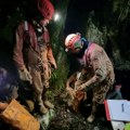 Spaseno 75 osoba Spasioci pretražuju planinske predele u Rumuniji, desetine ljudi završilo u bolnici