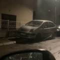 "Kako skloniti komšijina kola": Parkirao se ispred njene kapije, Beograđanka mu prvo ostavila poruku na šoferki, pa prešla…