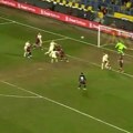 Efektan pogodak Uroša Radakovića u Kupu Turske (VIDEO)
