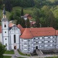 Najlepše selo u Evropi krije zamak star 1000 godina i nalazi se u regionu: Monasi čuvaju tajnu drevne medicine