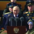 Putin na Dan pobjede: Rusija neće dozvoliti nikome da joj prijeti