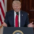 Od „zlatne ere Amerike“ do imaćete manje igračaka i biće skuplje: Da li je ekonomski balon Trampove Bele kuće pred…