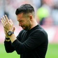 Imao 9 bodova više od velikog rivala 5 kola pre kraja, na neverovatan način ispustio titulu, pa napustio klub