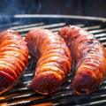 Hitno se iz prodaje povlače popularne kobasice! Sadrže opasan alergen koji može biti rizičan za potrošače