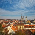 "Marko lažljivče, neka svi vide kako si me varao, vidimo se na sudu": Misteriozni plakati izlepljeni po celom kvartu! Evo o…