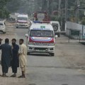 Najmanje 24 osobe poginule, 45 povređeno u dve saobraćajne nesreće u Pakistanu