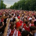 Navijači Arsenala okupirali Budimpeštu: Nepregledna kolona pristalica engleskog kluba uoči finala Lige šampiona! Fan zona kod…