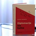 Čitaonica u komšiluku: Svjetlo i sjene diplomatskih aktivnosti