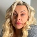 Marija Kulić hoda uz pomoć štapa, stanje joj se pogoršalo: Ogorčena na ćerke "Nema ko do lekara da me odvede"