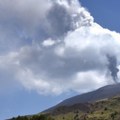 Nema letova na aerodromu u Kataniji, Etna izbacuje pepeo u atmosferu
