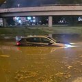 Nevreme noćas „potopilo“ Beograd: Gejzir na Banovom brdu i jedna slika iz Zemuna koja greje srca