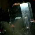 Sramno! Brutalno vređaju srpske policajce ispred RIK-a (video)