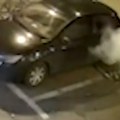 Drama u Banjaluci: Tokom vežbe na ulici, policija šok bombom pogodila automobil (video)