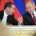 "Медведев добио зелено светло да говори оно што Путин не сме" Галогажа: Његове претње нуклеарним оружјем засноване на 4…